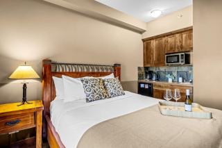 Alpine Dream Stay with Hot Tub Sauna and Gym - 8