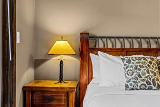 Alpine Dream Stay with Hot Tub Sauna and Gym - 1