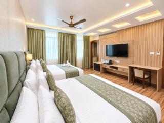 Hotel Nidhi Luxury Palace & Stay - 3