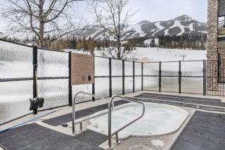 Alpine Ski Studio Sleeps 2 Gym Sauna and Hot Tub - 6