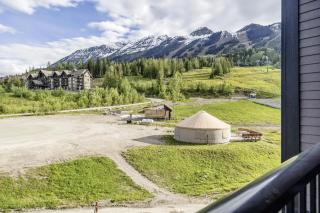 Alpine Ski Studio Sleeps 2 Gym Sauna and Hot Tub - 8