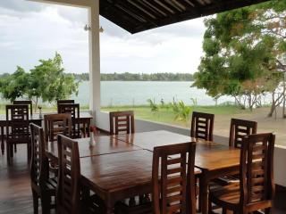 Naaval Hotel - Batticaloa - 9
