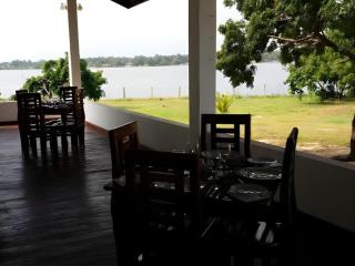 Naaval Hotel - Batticaloa - 3