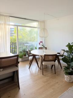 Scandic Design in Newly Renovated Apartment - 0