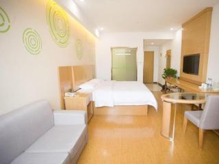 GreenTree Inn Fuyang Linquan County Yiwu Trade City Express Hotel - 2