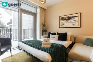 HiGuests - Chic Apt with Balcony and Pool near Burj Khalifa - 8