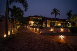 RM Hotels and Resorts - 0