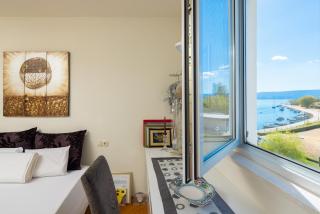 Riverside Apartment - 8