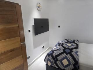 One Bedroom Luxury Flat w Pool & Gym - 24-7 Light - 7