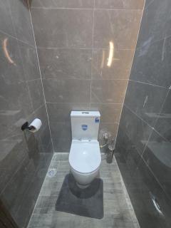 One Bedroom Luxury Flat w Pool & Gym - 24-7 Light - 1