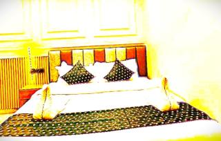 Hotel Lotus Puri - 4