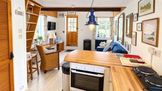 The Cabin - Hidden Retreat in the Heart of Salcombe - 9