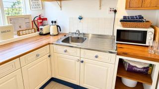 The Cabin - Hidden Retreat in the Heart of Salcombe - 3