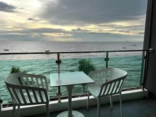Golden Dragon Beach Resort Pattaya (Bang Lamung) - 9