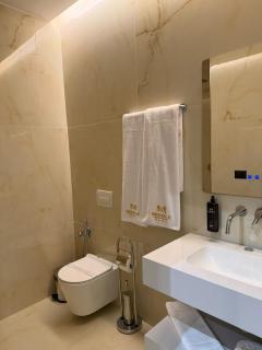 Middle Tirana Hotel - 8