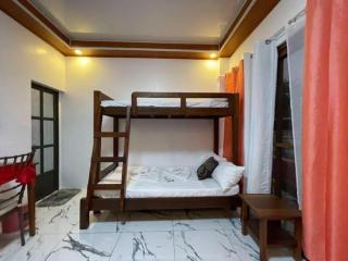 Pilot Hotel - 2