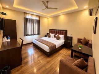Hotel Kingston Park Karol Bagh - 0