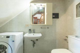 GuestHost - Comfy and Elegant Two-Storey House - 9