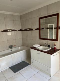 Westside Guest Room - 2