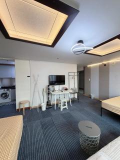 Y's house - 4