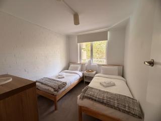 Newly Renovated Coastal Stay in Mosman Park - 3
