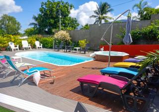 Appartement spacieux à Sainte-Anne avec piscine partagée. - 2
