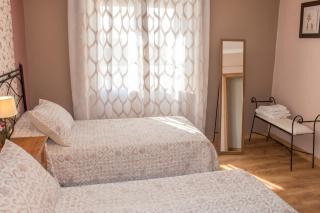 Charming House in Villanueva de los Infantes with Enclosed Garden - 1