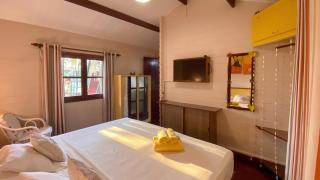 Charming House in Albion with Shared Pool - 1