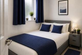 contractor stays 4 bedroom- free parking 2 spaces - 9