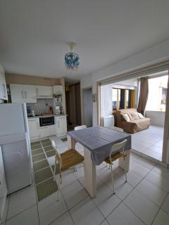 Appart T2 en front de mer - chambre séparée -parking- terrasse couverte - 8