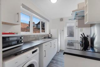 2BR Darlington Home by Stay With Us - 7