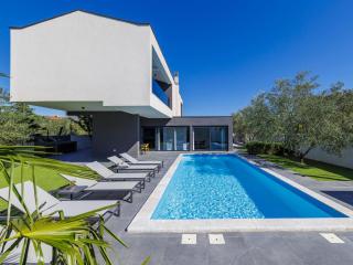 Villa Dots n' Stripes by Interhome - 0