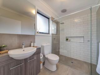 Merchants Court Central 3 bedroom townhouse - 7
