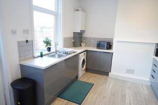 Sunderland Elegant Suite, Multiple Parking - 3