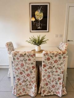 RG2 4BDR Lovely Home with AC with Free parking - 6
