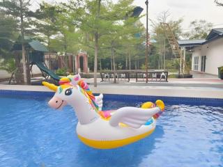 Twin Jets Resort - 5