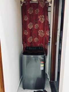 Curator crib - 9