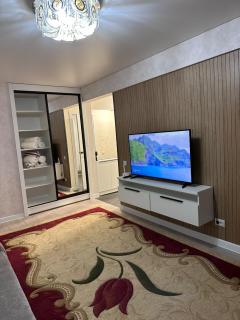 Three - Room Luxury Apartment - 2