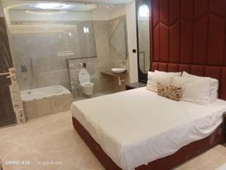 Hotel Benchmark Suites - 4