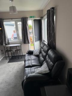 Chalet 91A South Shore Bridlington sleeps 4 - 1