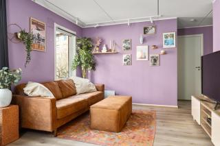 The Cozy Violet Hideaway - 5