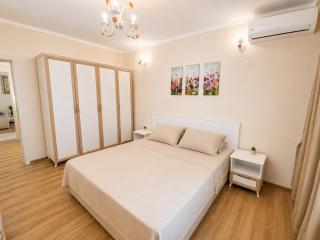 Spacious City Center 2 Bedroom Apartment - 6