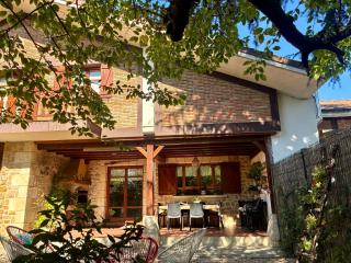 Caserio Arrigorri Casa Rural con jardín y barbacoa perfecto para grupos - 9