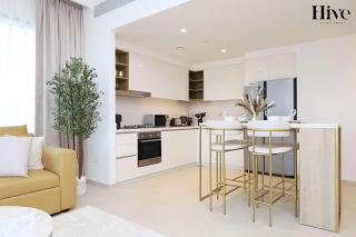 Stylish 2BR Apartment in Downtown Views - 9