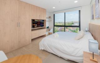 Modern Studio with Rooftop Pool Gym & 200 Mbps WiFi - 2
