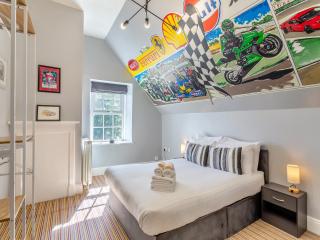 Grey Gables - 2