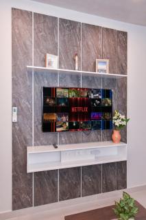 Modern 1BR Pool Coworking & Free Parking - 2