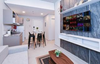 Comfy Apt with Pool & CoWorking - 0