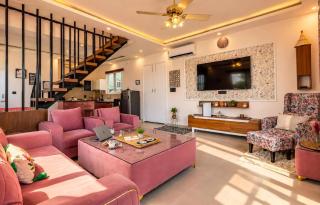 Musk Rose, A Pink-hued villa with pool & views - 2