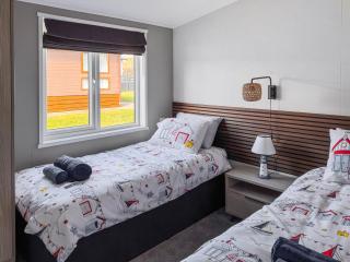 38 At The Sanctuary Lodges - Uk50850 - 2